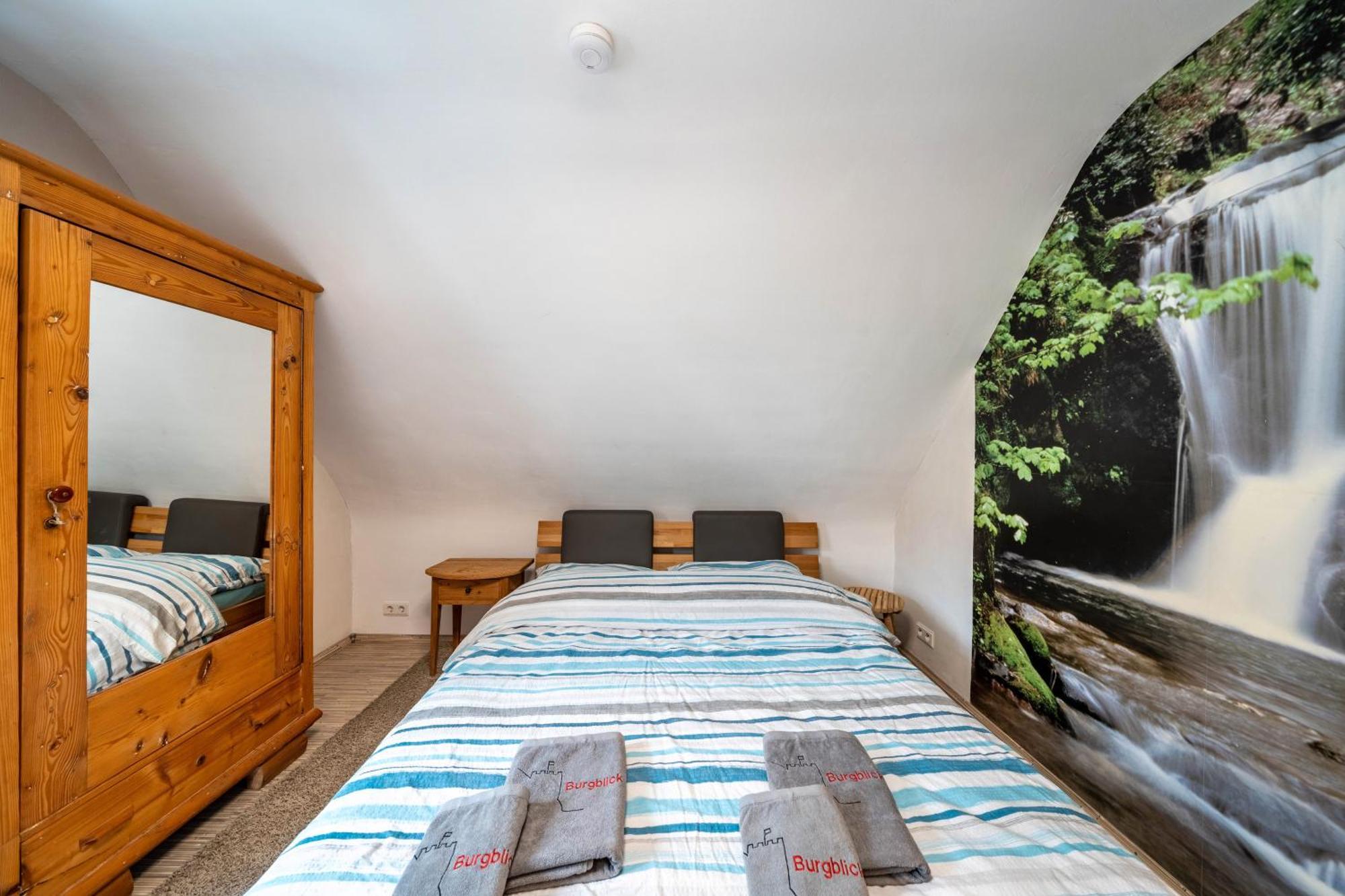 Ferienwohnung Burgblick ハウザッハ エクステリア 写真